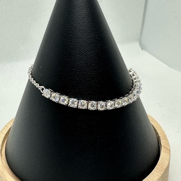 Jewelry - Moissanite Half tennis adjustable bracelet